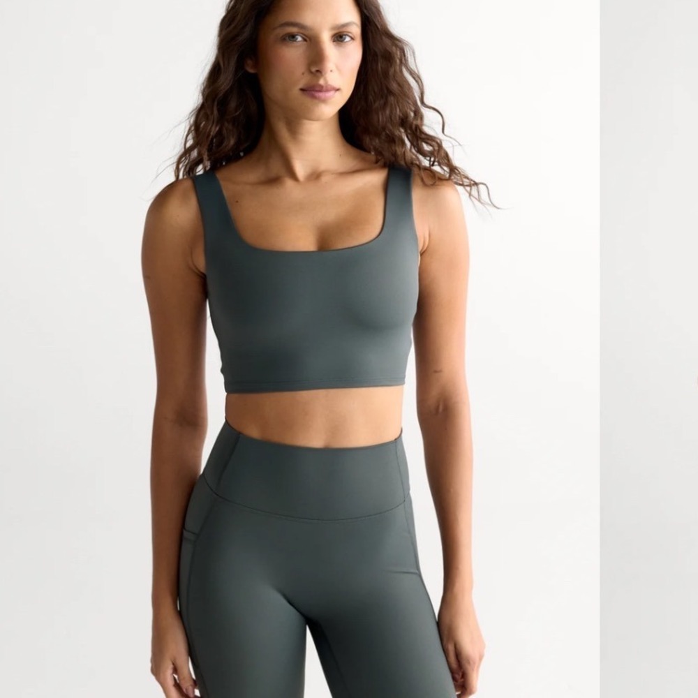 Adanola Ultimate Square Neck Bra Green Medium Sports Bra‎ Activewear Top